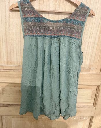 Débardeur blouse bretelles épaisses avec dentelle sur le haut