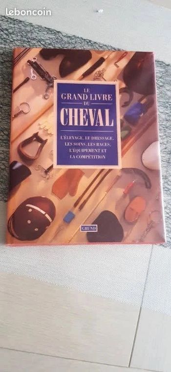 Le grand livre du cheval état neuf
