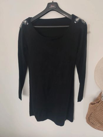 Robe pull noir avec sequins