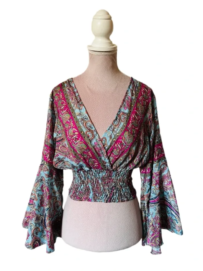 🩵🌸Blouse courte en soie bohème S/M Fairy hippie chic made in India paisley silk blouse🌸🩵 - photo numéro 9