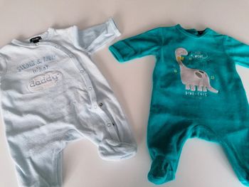 Lot 2 pyjamas velours T 1 mois 👶
