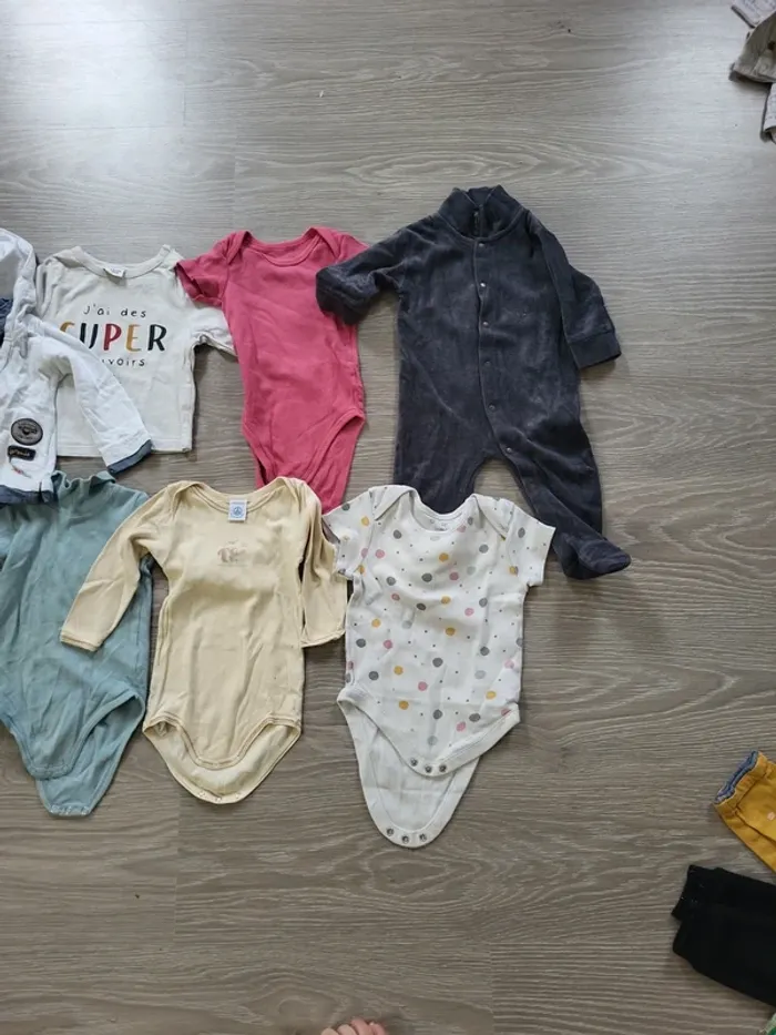 Lot vêtements 12 mois - photo numéro 6