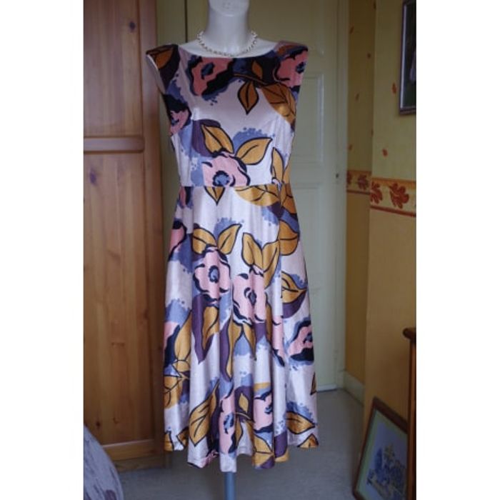 Robe velours lisse Rinascimento - Taille 40