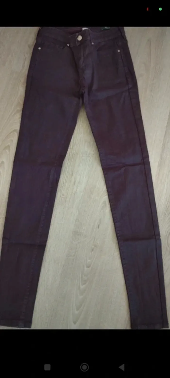 Jean skinny enduit bordeaux Mango S