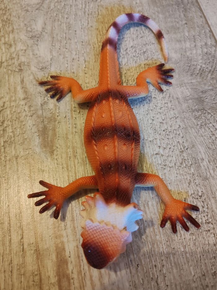 lot de lézards et dragon - photo numéro 3