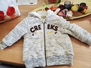 Gilet à capuche Creeks taille 12 mois