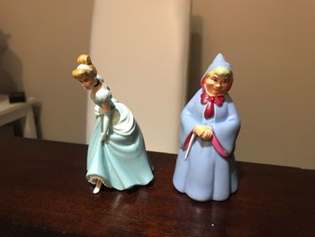 Figurine princesse cendrillon et fée marraine disney