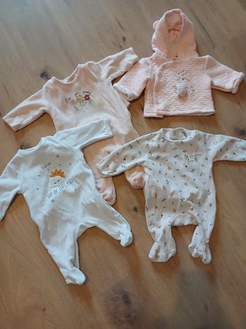 Pyjamas et veste naissance 