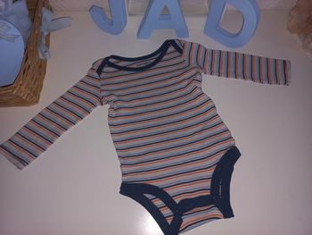 Body manches longues Rayé multicolore Babies R Us très bon état taille 6 mois
