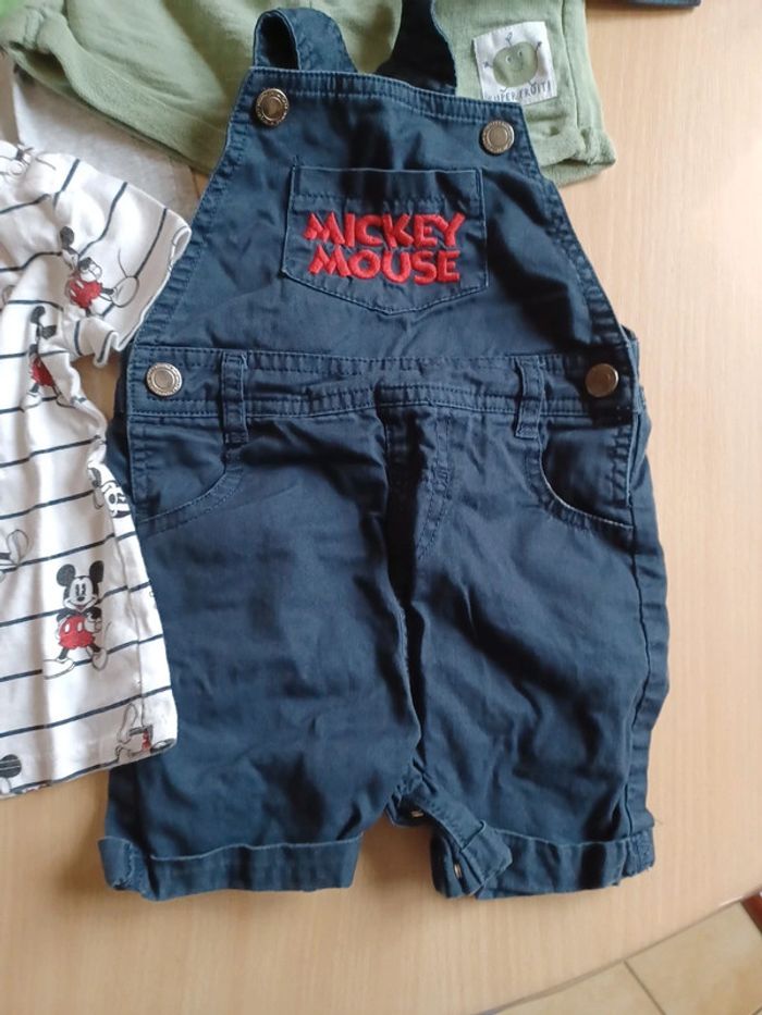 Lot salopette short t-shirts 18 mois - photo numéro 3