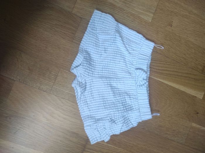 Lot 2 shorts
