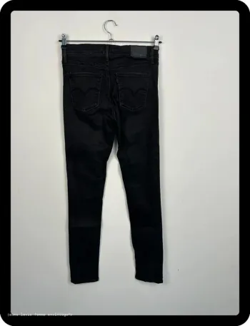 Jean Levi's Femme Noir | Slimming Skinny | Taille W30 L32 FR40 | Très Bon État | BP52
