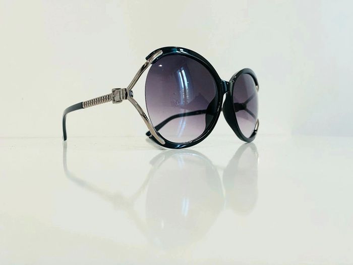 Lunette de soleil femme noire et argentée masque verres dégradés UV protection catégorie 3 - photo numéro 3