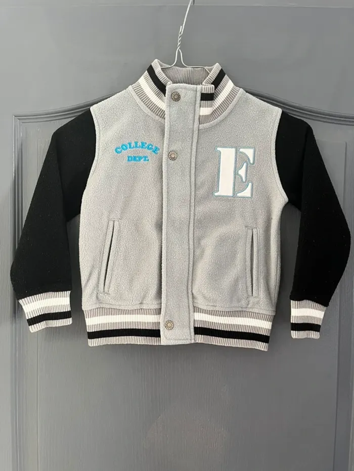 Veste teddy enfant gris et noir – style collège