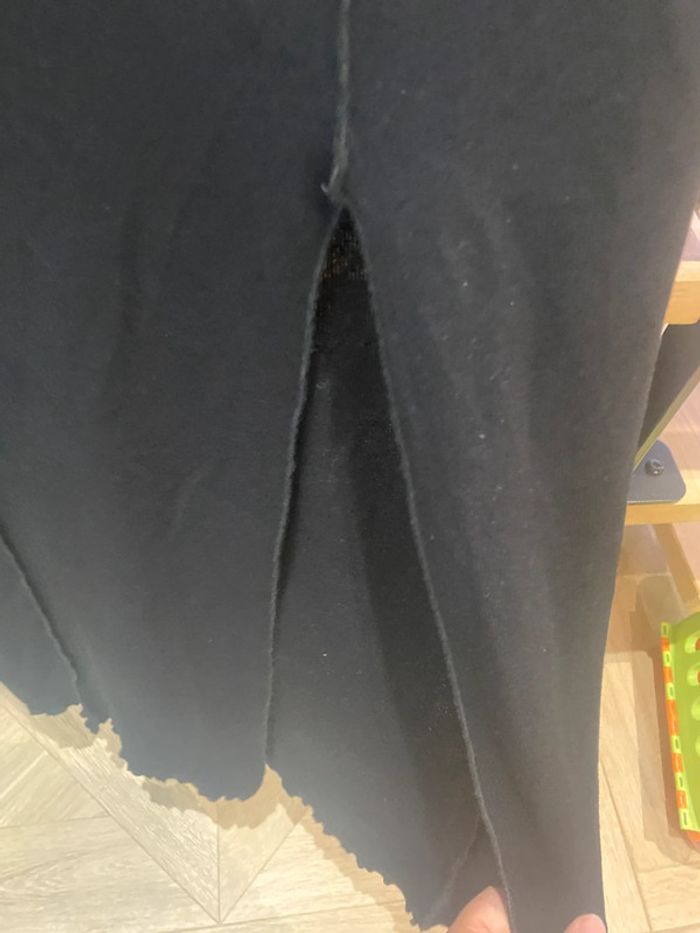 Robe noire fendu - photo numéro 2