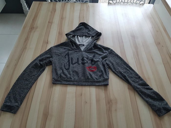 Sweat court stylé à capuche 12 ans - photo numéro 2