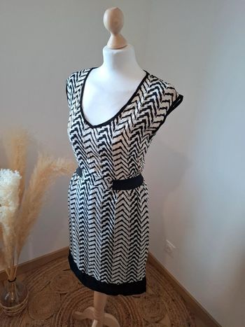 Robe chic noire et blanche à motifs Naf Naf taille S 36
