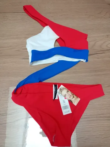 Maillot de bain Etam taille S neuf avec étiquette