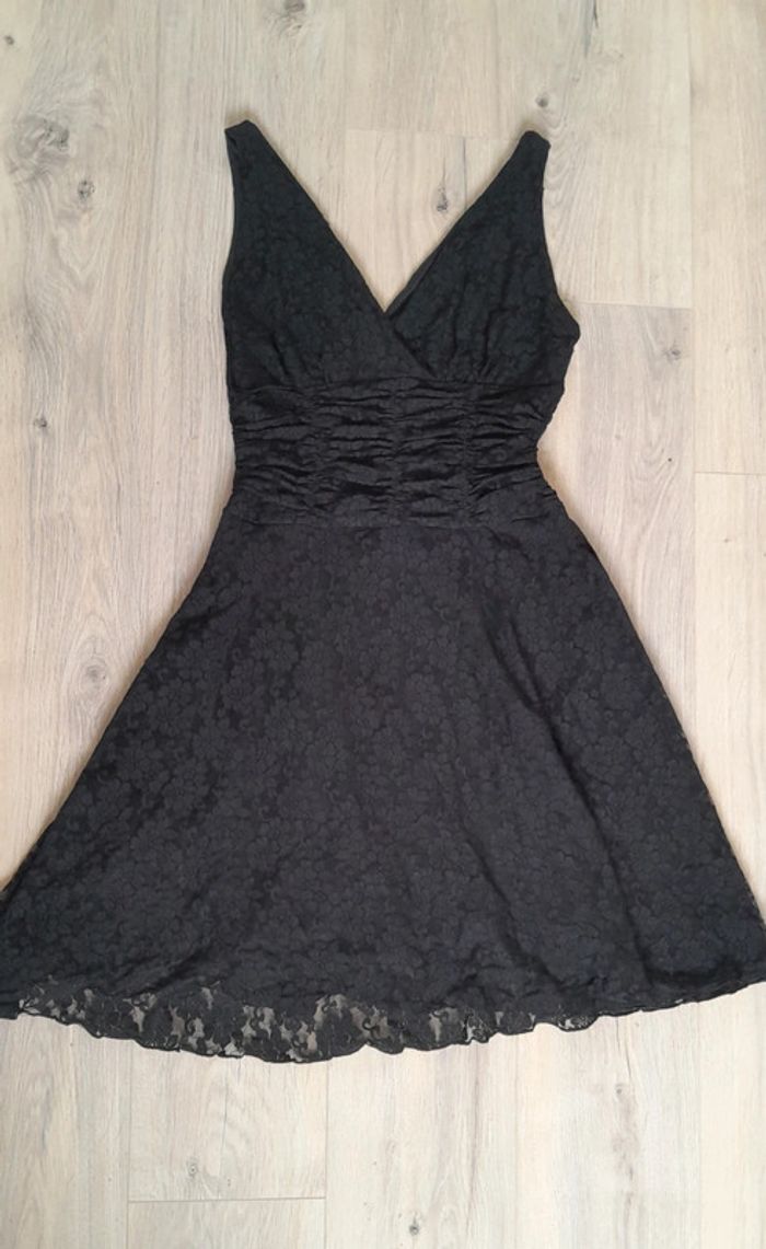 Robe noire en dentelle t.36