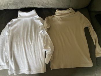Lot deux sous pull blanc et beige 3 ans la halle
