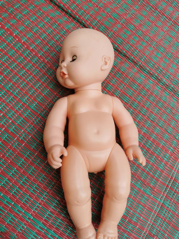 Poupon fille aux yeux bleus 30 cm - photo numéro 5