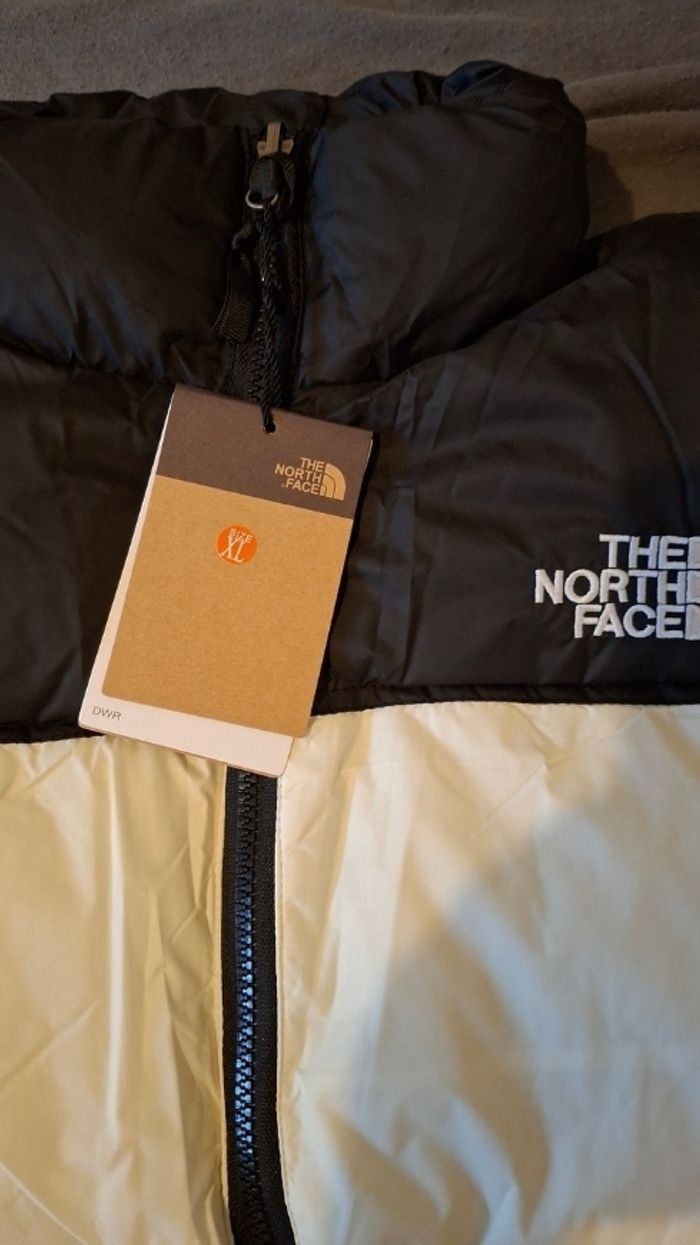 Doudoune The North Face blanche taille XL - photo numéro 3