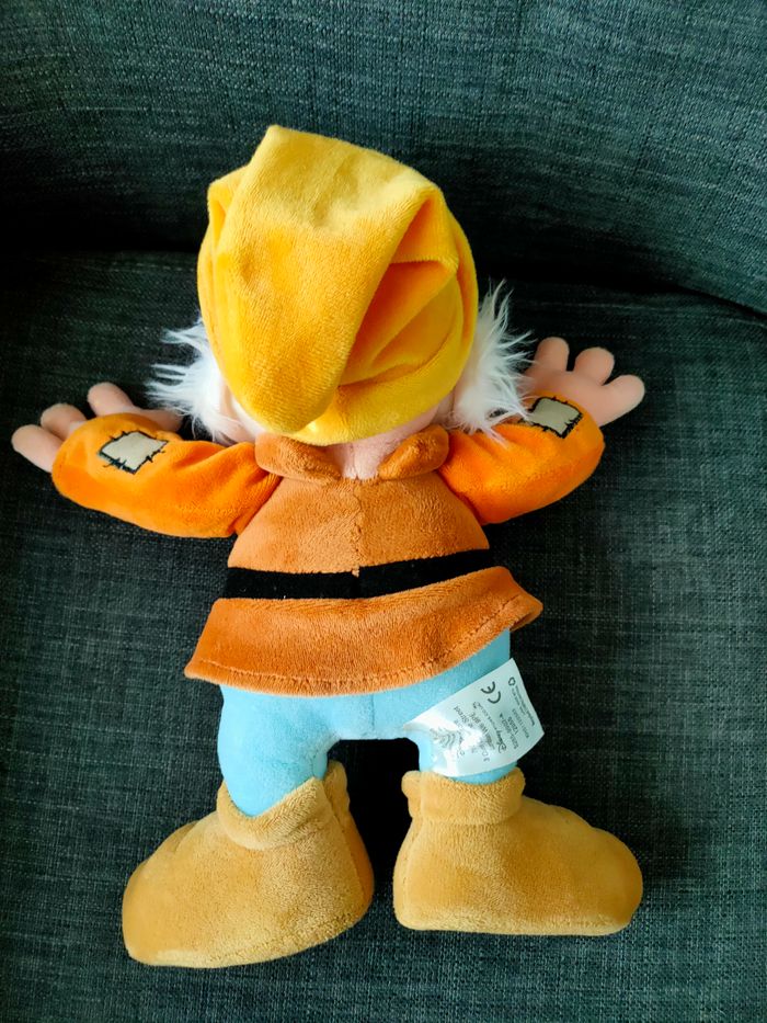 Grande peluche Disney - Blanche Neige et les 7 nains - photo numéro 4
