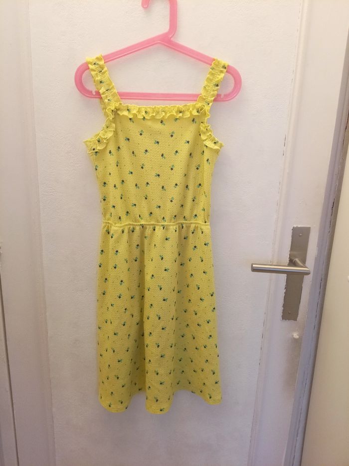 Robe jaune fleurs Kiabi Taille 10 ans