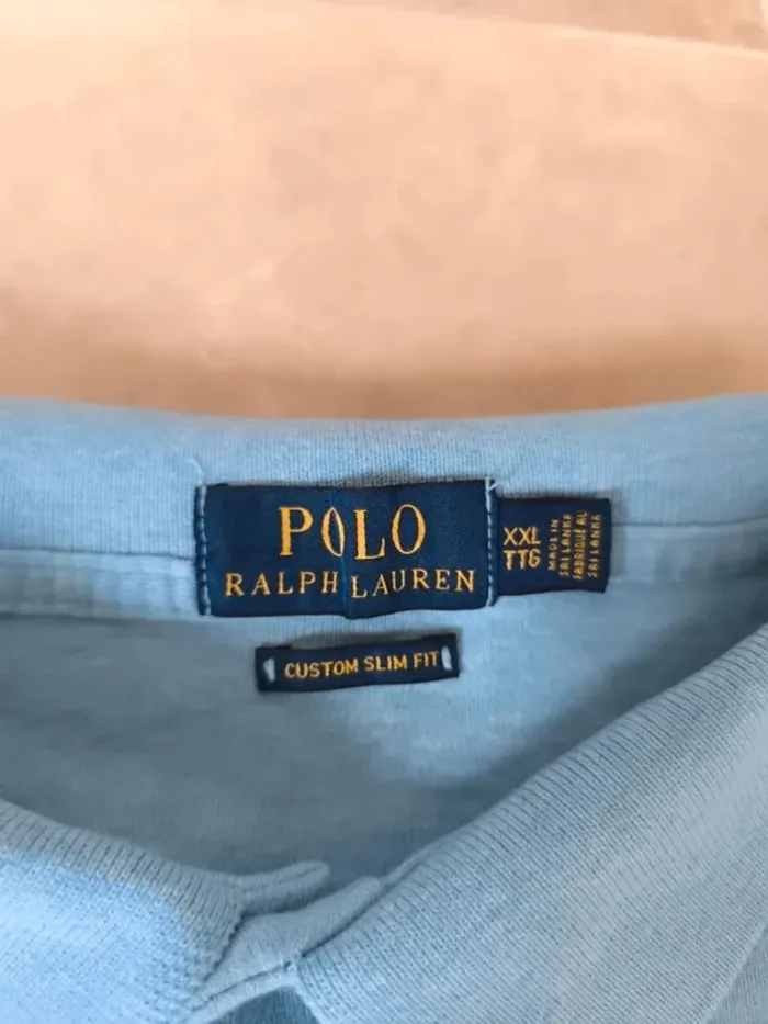 Polo Ralph Lauren XXL bleu ciel Pima coton logo coloré excellent état sauf tâches au dos - photo numéro 2