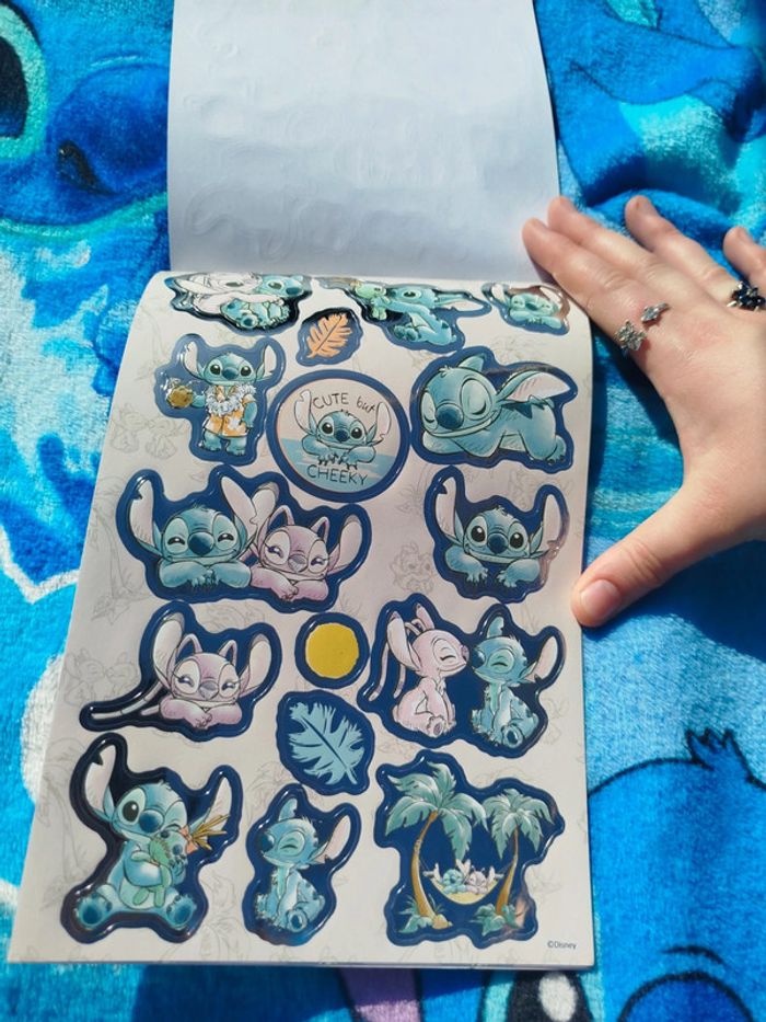 Livre autocollant Disney Stitch - photo numéro 2