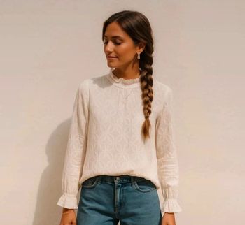 🤍 Blouse bohème écrue – Neuve - dentelle florale & chic Parfaite pour la rentrée