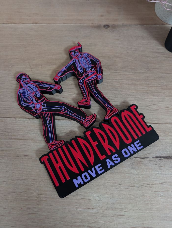 Thunderdome Move as One logo décoratif 18x23cm Excellent état - photo numéro 4