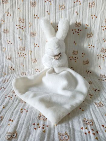 Doudou lapin mouchoir fourrure Doudou et Compagnie