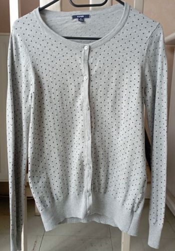 Gilet gris à pois