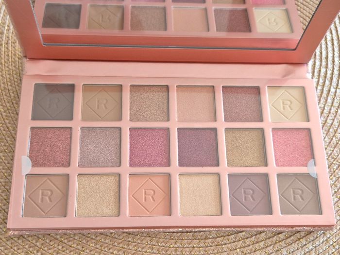 Palette fards à paupières  makeup revolution - photo numéro 2