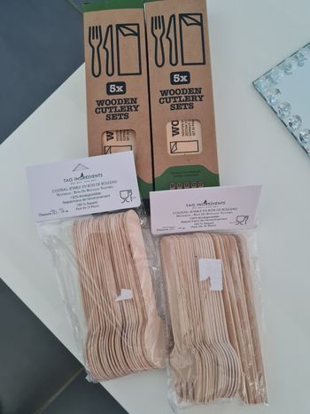 Lot de couverts jetables en bois