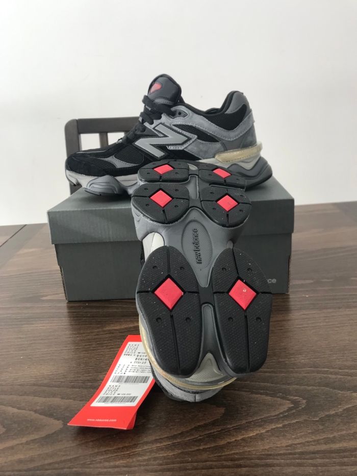 New balance 9060 jamais porté taille 40 - photo numéro 2