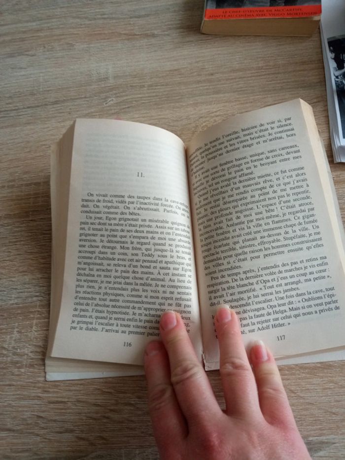 L'incendie de Berlin - Helga Schneider - photo numéro 3