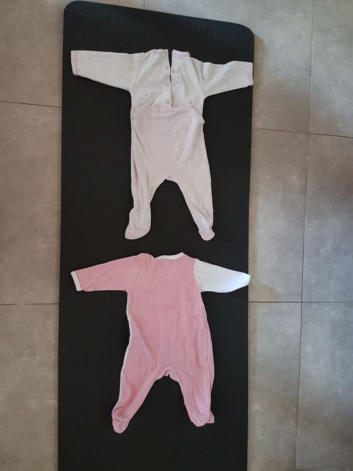 Lot pyjama filles 6 mois - photo numéro 2