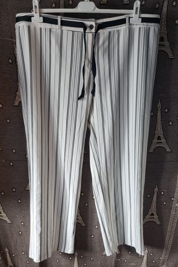 Pantalon blanc cassé à rayures taille 58
