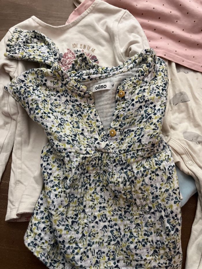 Lot vêtements bb fille 18 mois - photo numéro 2