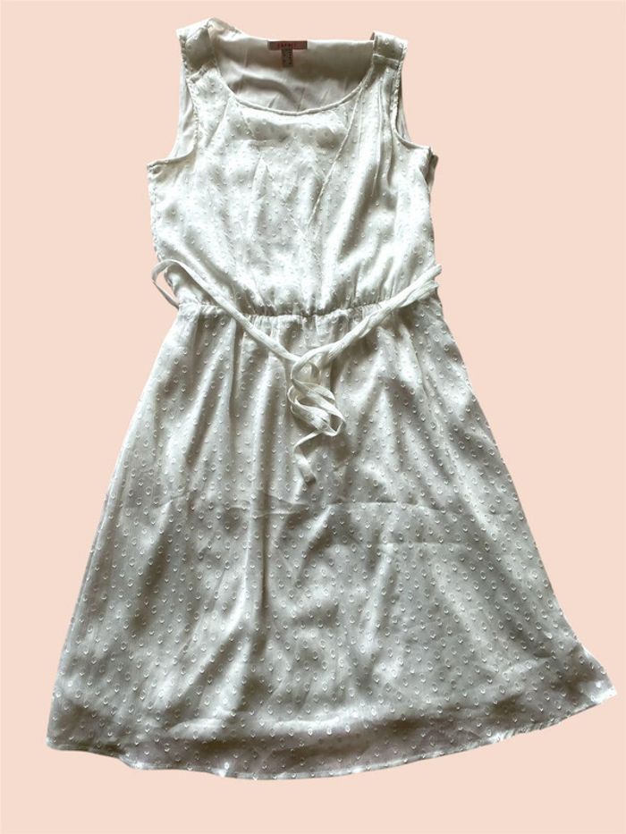 Robe blanche esprit - photo numéro 2