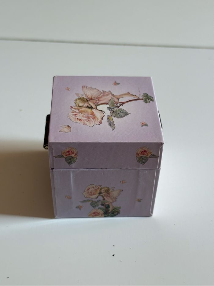 Boîte à dents en bois violet pastel à motifs floraux - photo numéro 4