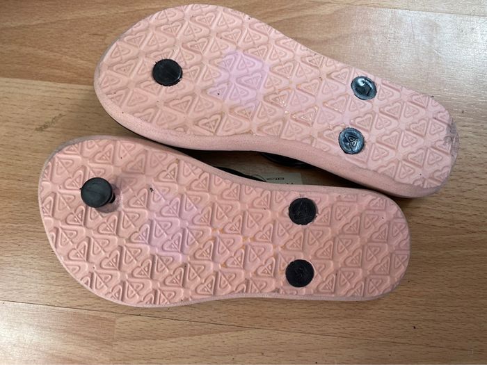 Jolie paire de sandales/tongs Roxy T. 28 fille neuve avec étiquette - photo numéro 5
