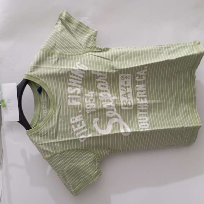 t-shirt rouge vert/jaune "okaïdi" 12 ans