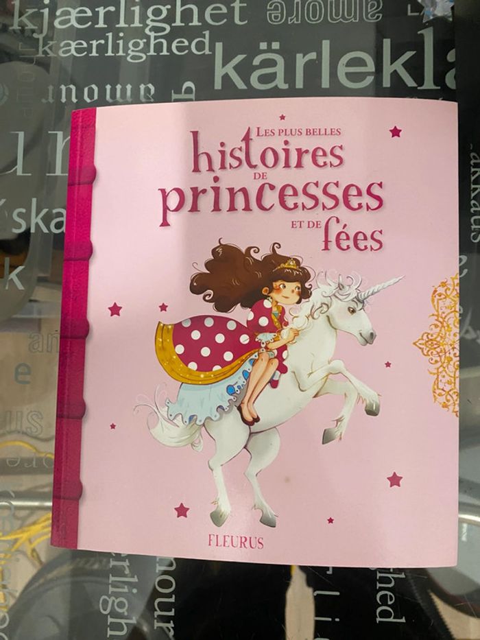 Livre les plus belles histoires de princesses et de fées