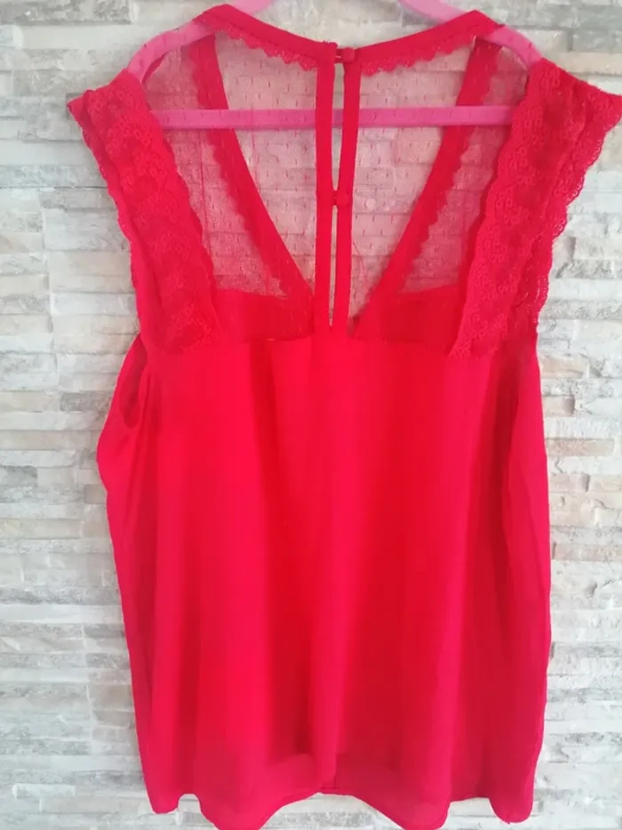 Top/haut rouge naf naf dentelle taille M #Vêtements_femmes_krocaro - photo numéro 7