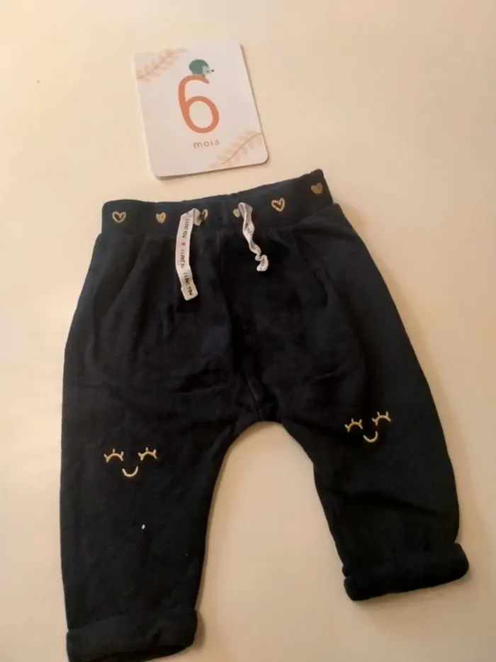 Pantalon bébé Kiabi Taille 6 mois - photo numéro 2