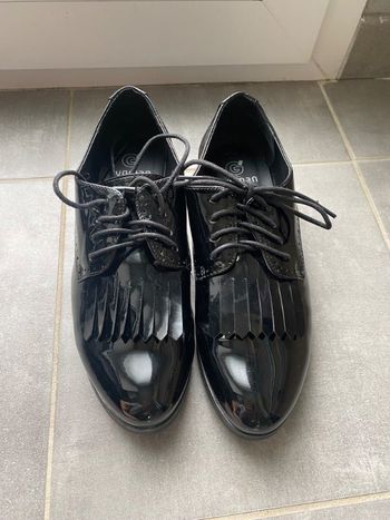 Derby laquées noires