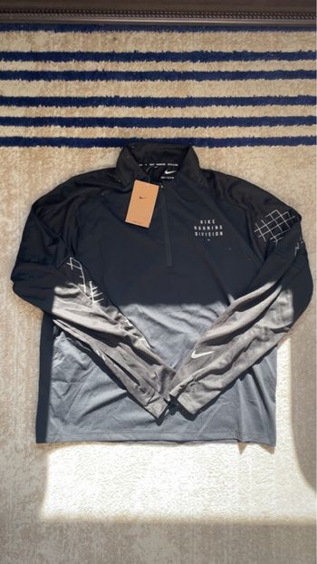 Haut Nike running Division Noir 
